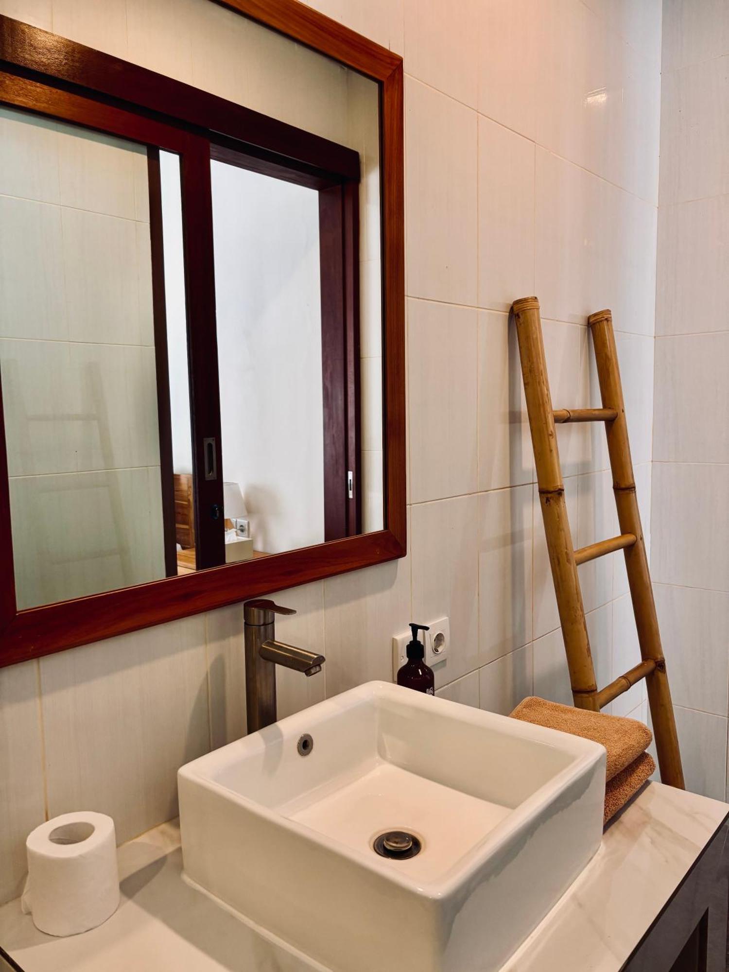 Kampana Homestay Uluwatu Екстериор снимка